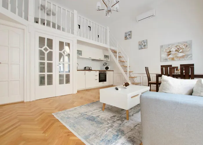 Luxury By Hi5- Location Budapest