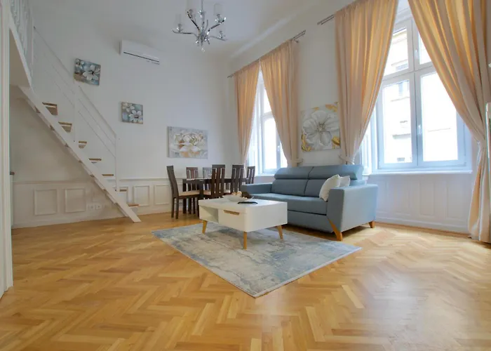 Luxury By Hi5- Location Apartment