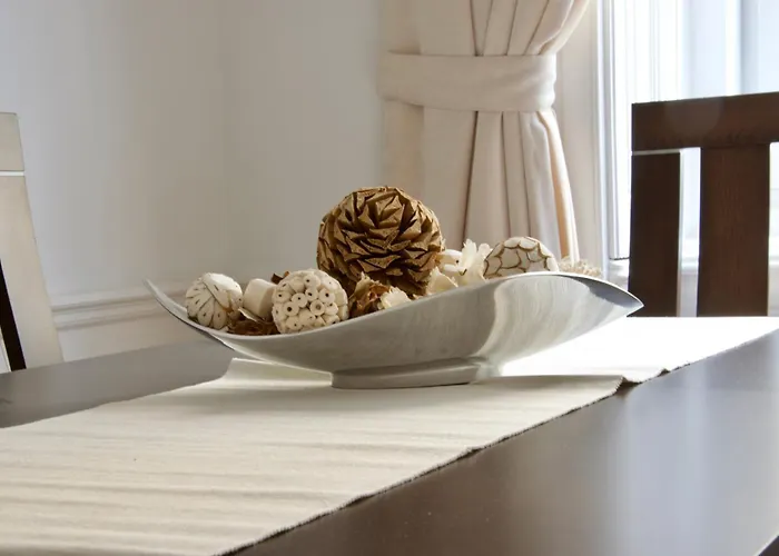 Luxury By Hi5- Location