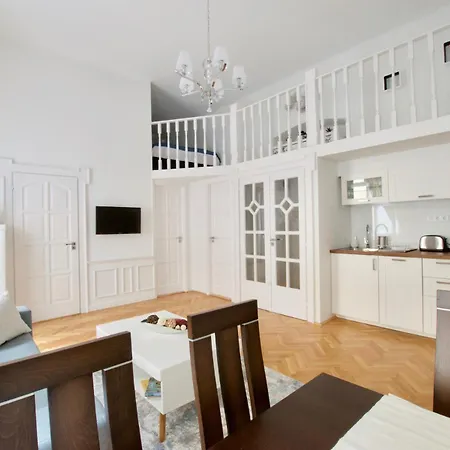 Luxury By Hi5- Location Apartment