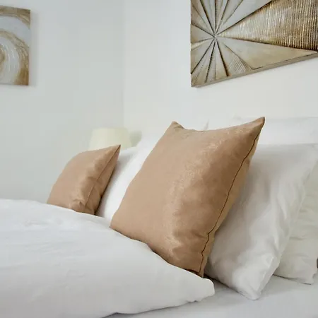 Lejlighed Luxury By Hi5- Location *