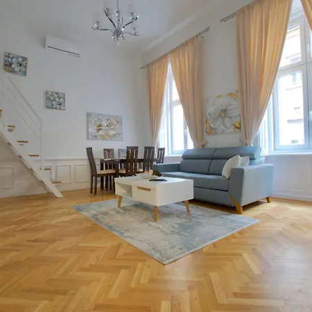 Luxury By Hi5- Location شقة